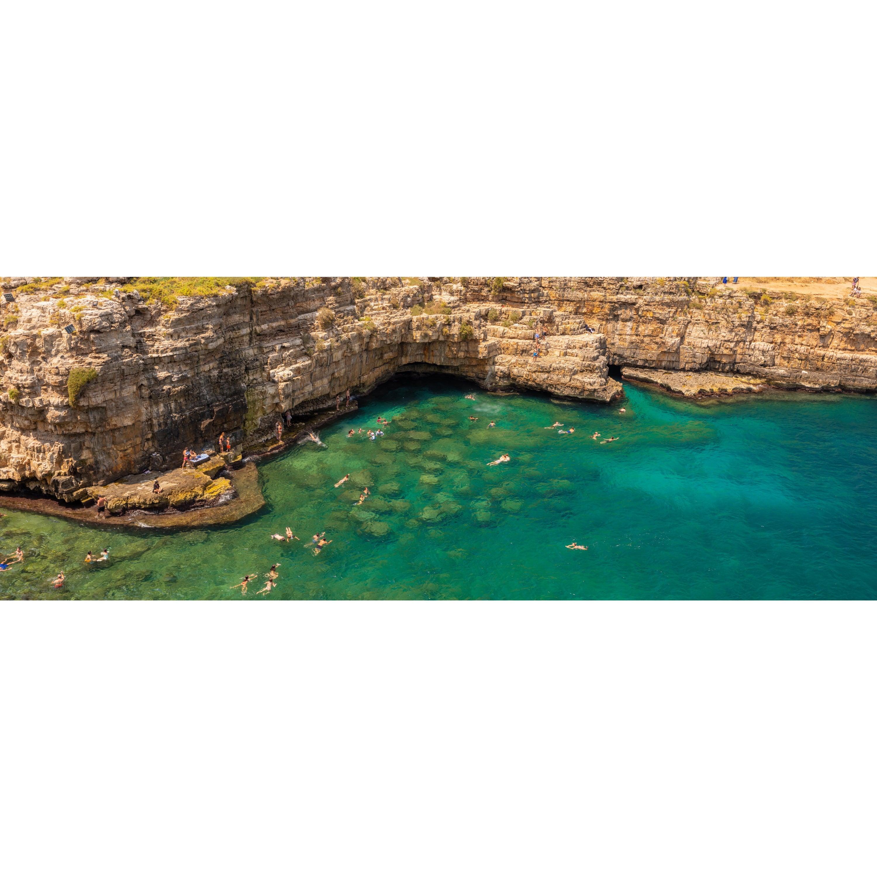 A Quiet Dive | Puglia